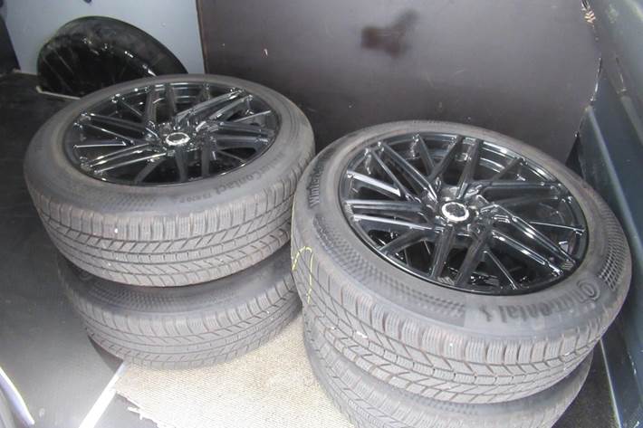 Sort Ford Transit Custom fra 2025