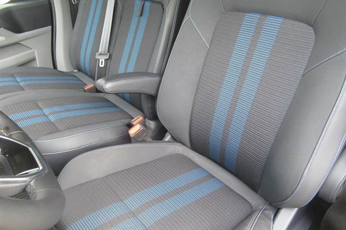 Sort Ford Transit Custom fra 2025