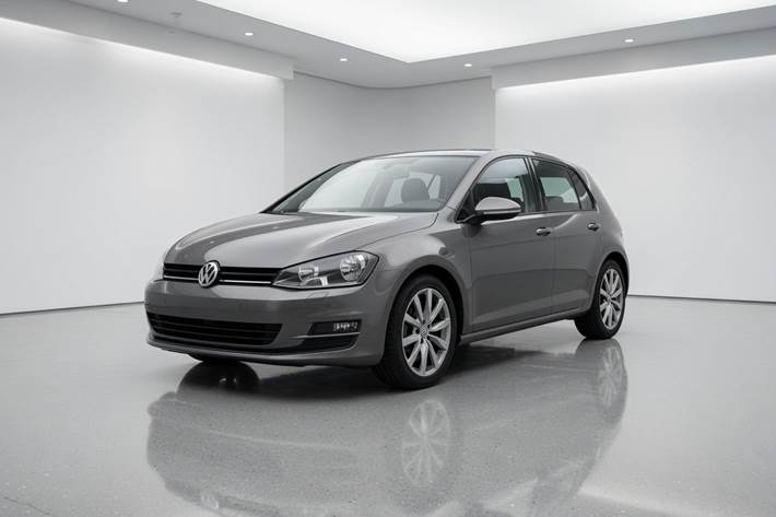 Grå VW Golf VII fra 2013