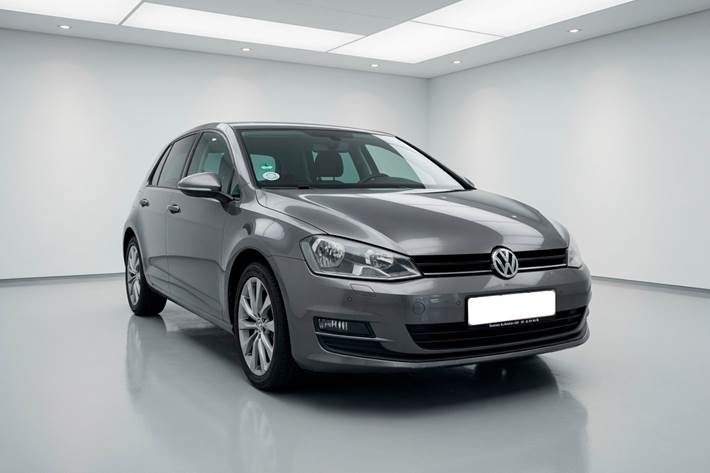 Grå VW Golf VII fra 2013