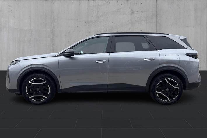 Grå Peugeot e-5008 fra 2025