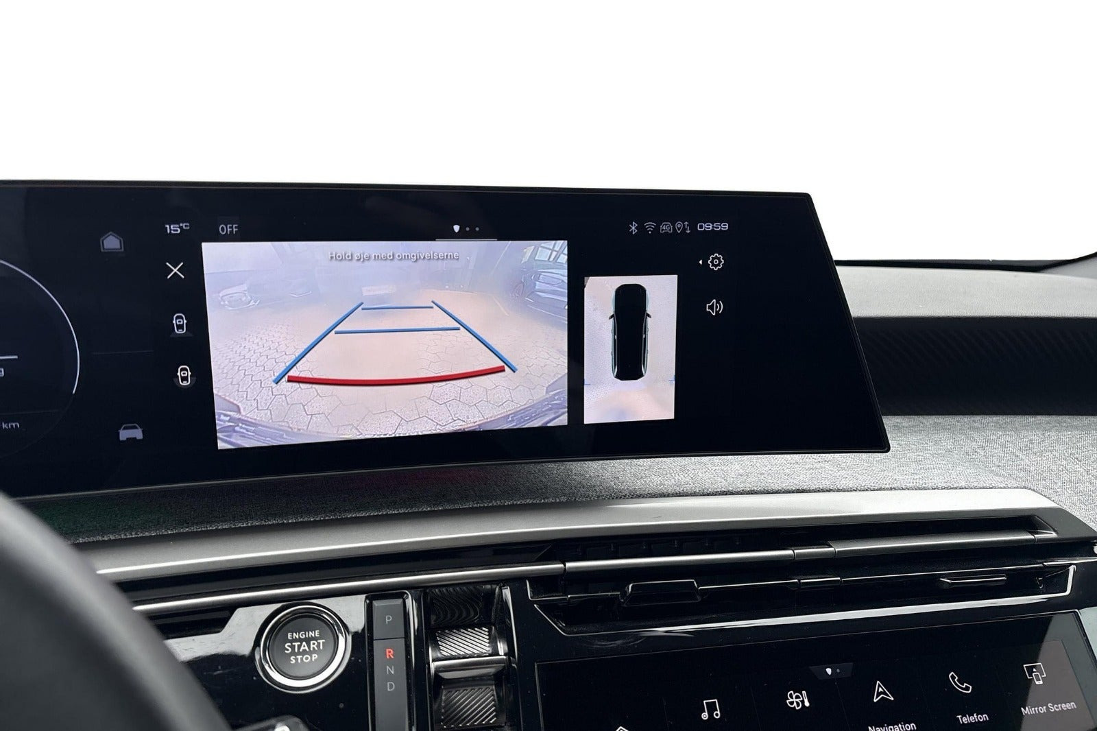 Grå Peugeot e-5008 fra 2025