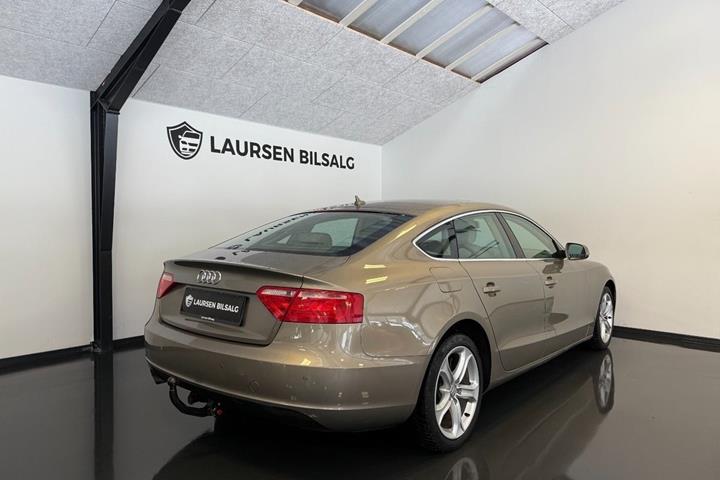Orange Audi A5 fra 2010