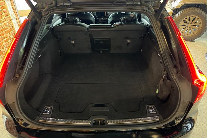Grøn Volvo V90 fra 2020