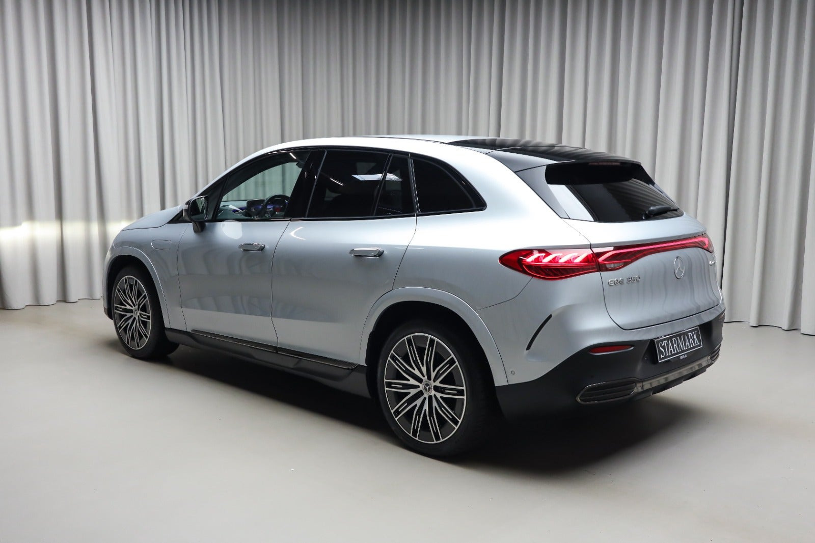 Sølv Mercedes EQE350 SUV fra 2025