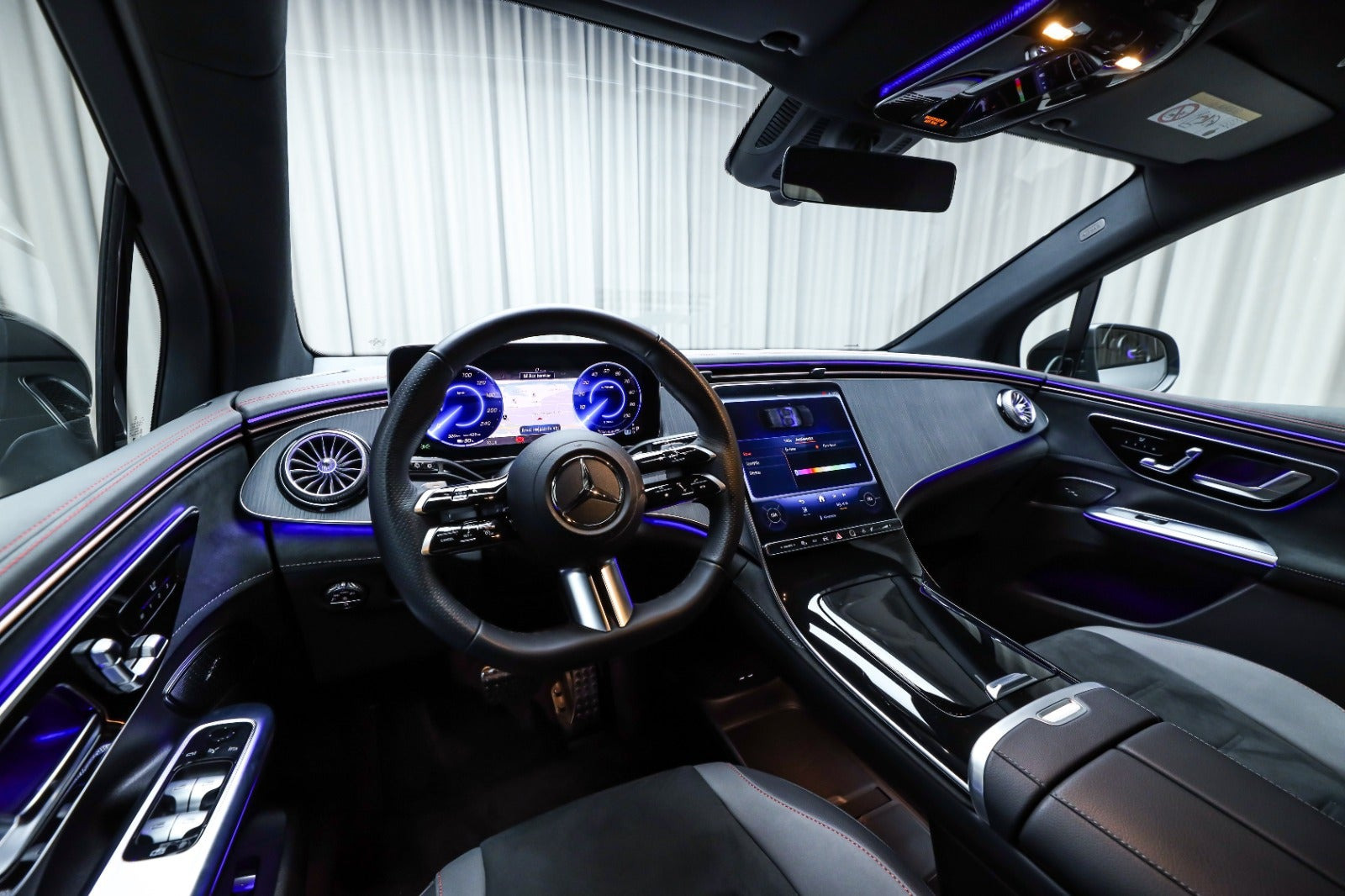 Sølv Mercedes EQE350 SUV fra 2025
