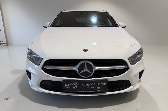Hvid Mercedes A180 d fra 2019