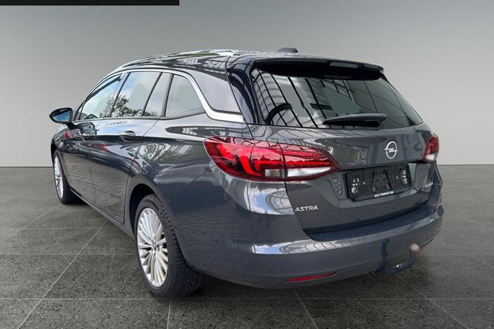 Grå Opel Astra fra 2016