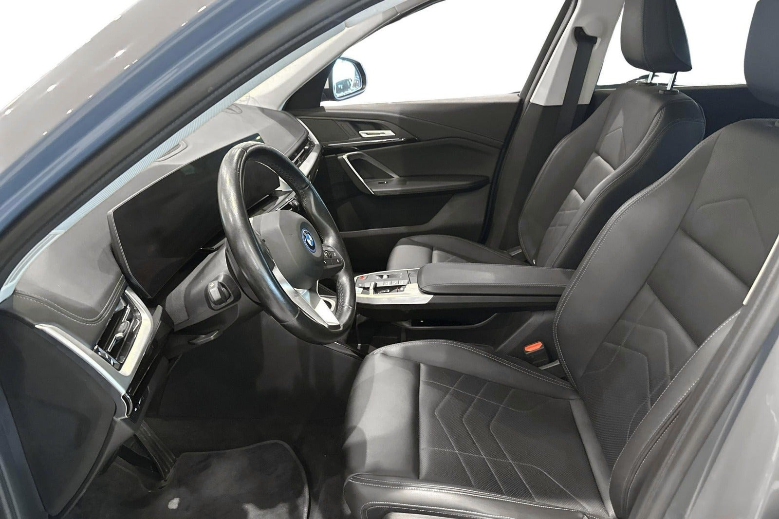 Blå BMW iX1 fra 2024
