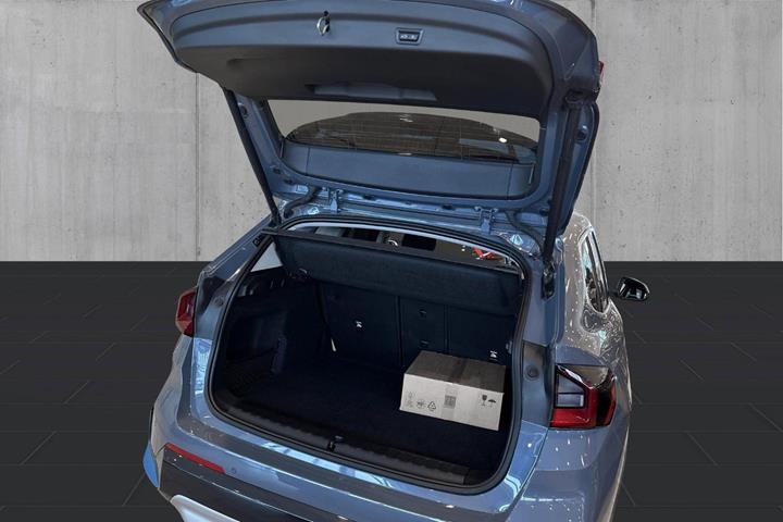 Blå BMW iX1 fra 2024