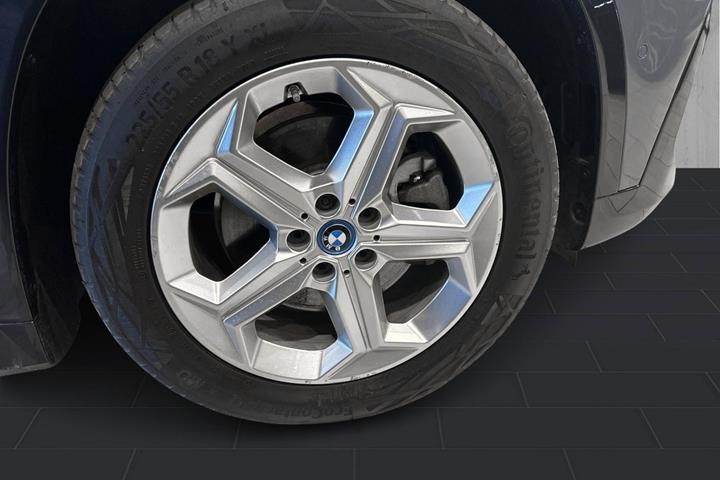 Blå BMW iX1 fra 2024
