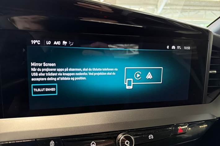 Blå Opel Mokka-e fra 2025