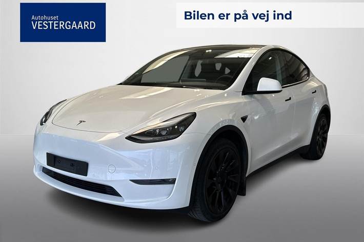 Hvid Tesla Model Y fra 2022