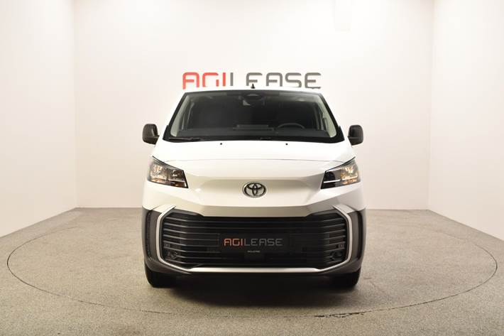 Hvid Toyota ProAce fra 2025