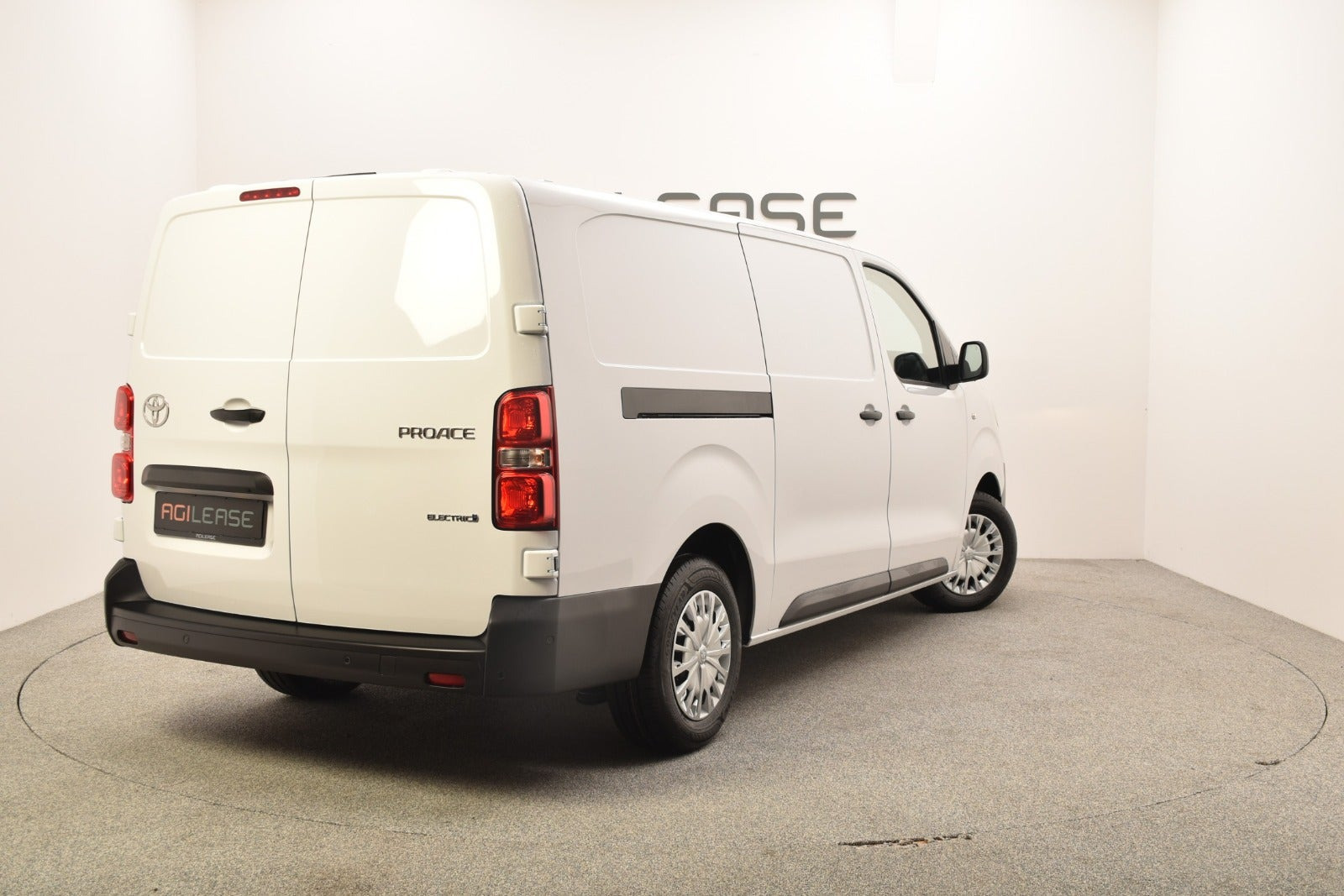 Hvid Toyota ProAce fra 2025