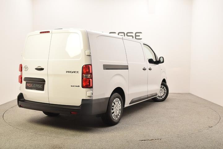 Hvid Toyota ProAce fra 2025