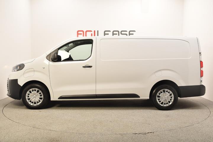 Hvid Toyota ProAce fra 2025