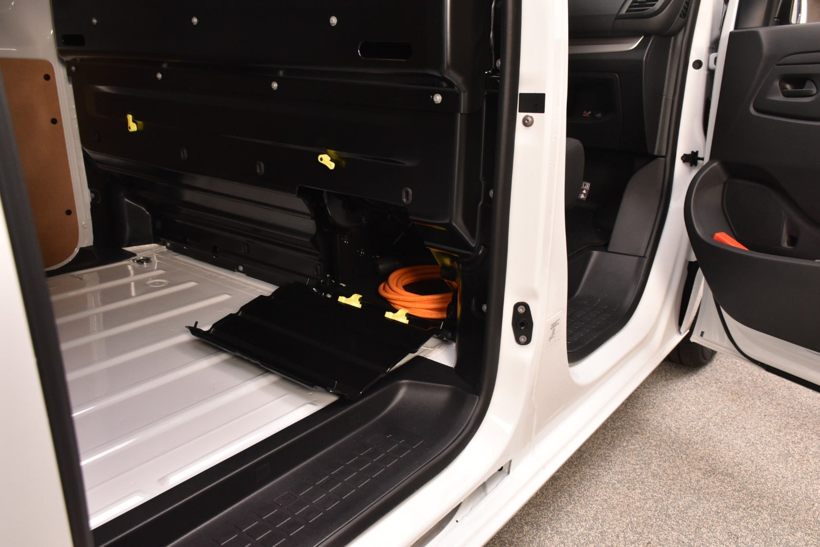 Hvid Toyota ProAce fra 2025