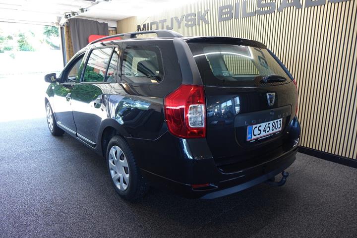 Sort Dacia Logan fra 2018