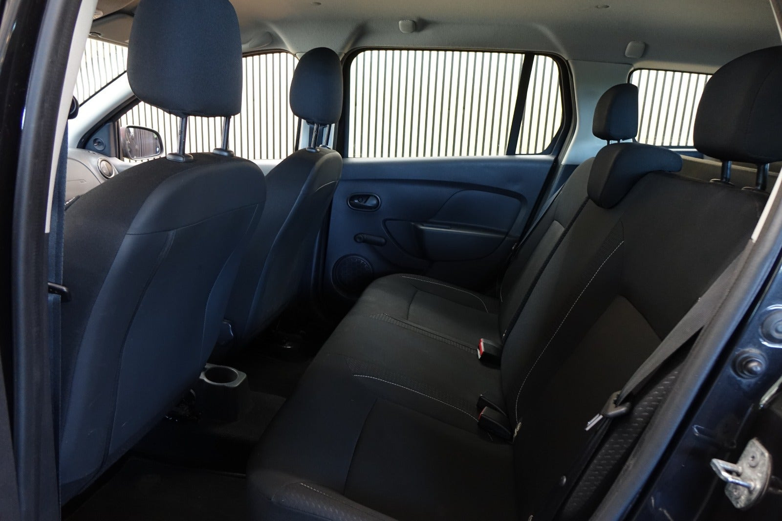 Sort Dacia Logan fra 2018