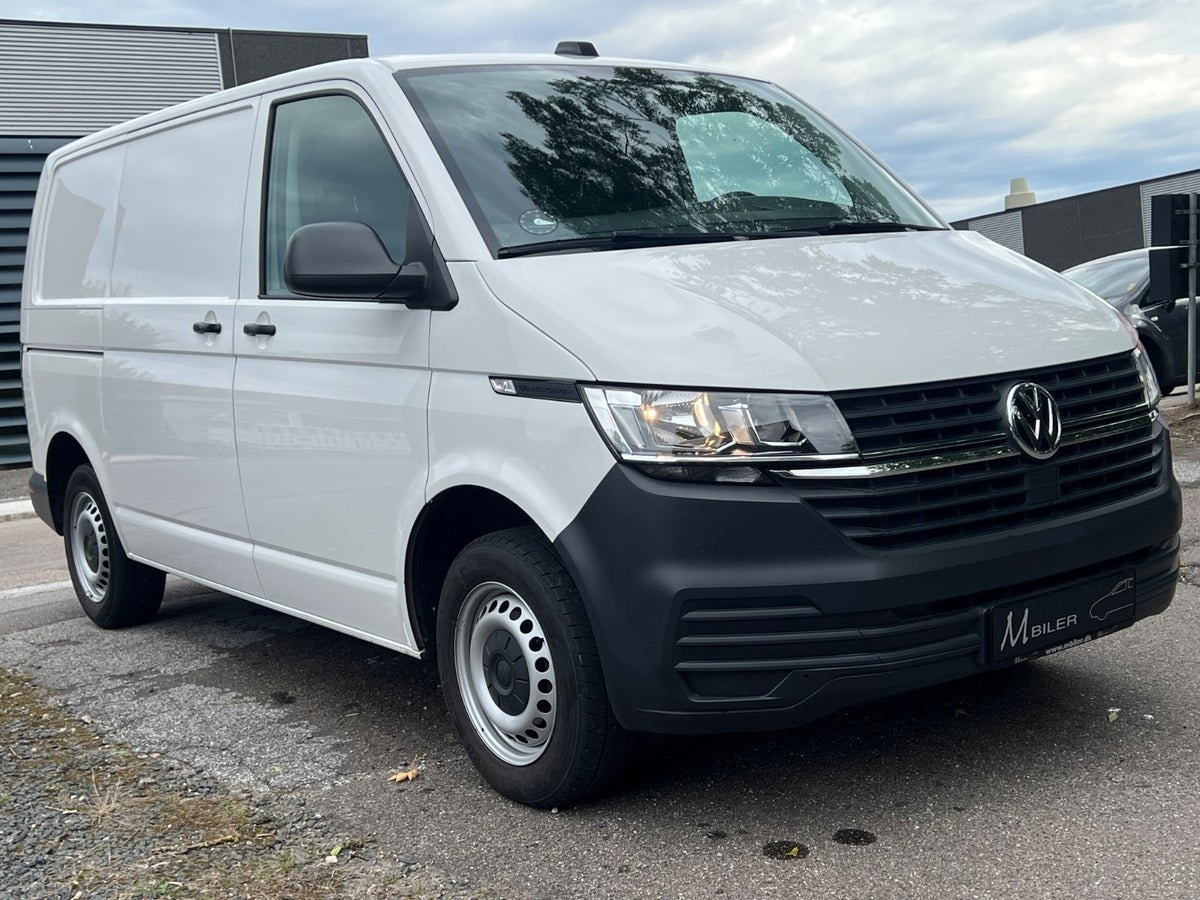 Hvid VW Transporter fra 2021