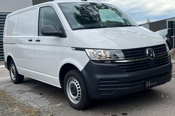 Hvid VW Transporter fra 2021