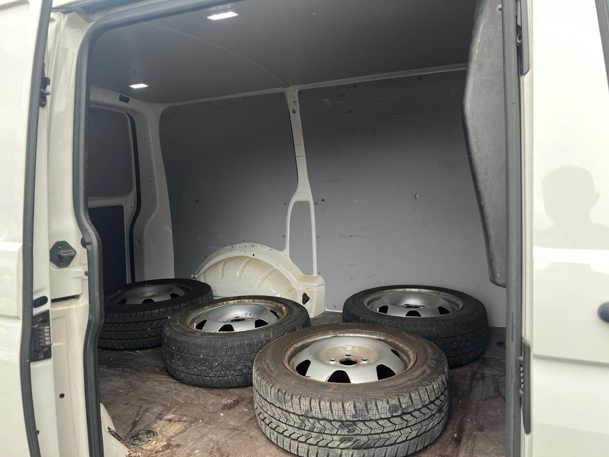 Hvid VW Transporter fra 2021