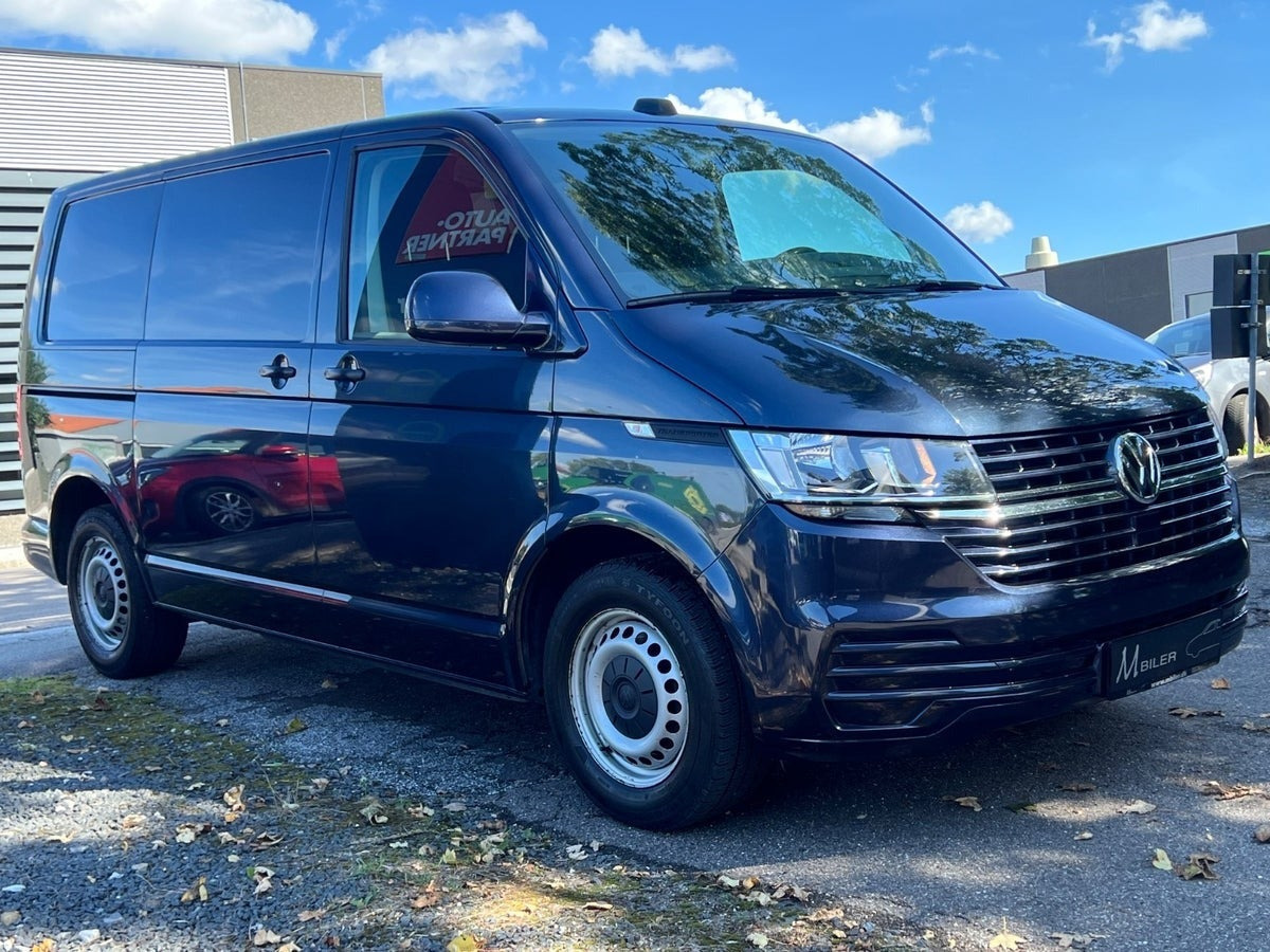 Blå VW Transporter fra 2020