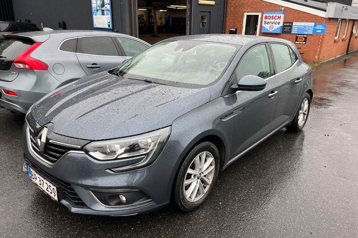 Blå Renault Megane IV fra 2016