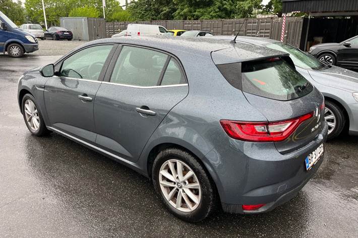 Blå Renault Megane IV fra 2016