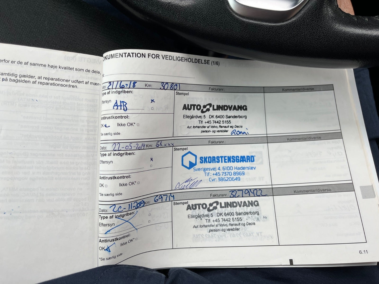 Blå Renault Megane IV fra 2017