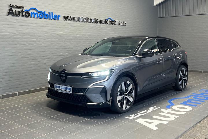 Grå Renault Megane E-Tech fra 2024 set udefra