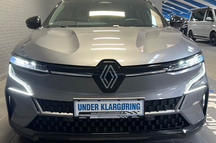 Grå Renault Megane E-Tech fra 2024