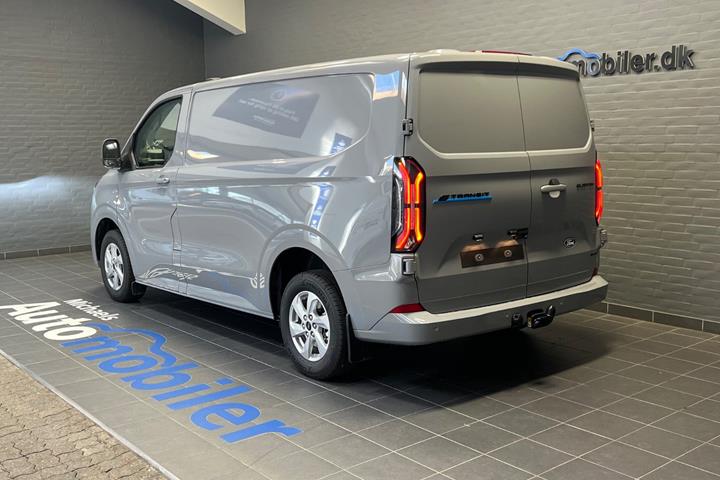 Grå Ford E-Transit Custom 320 L1 fra 2026