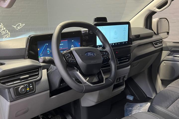Grå Ford E-Transit Custom 320 L1 fra 2026