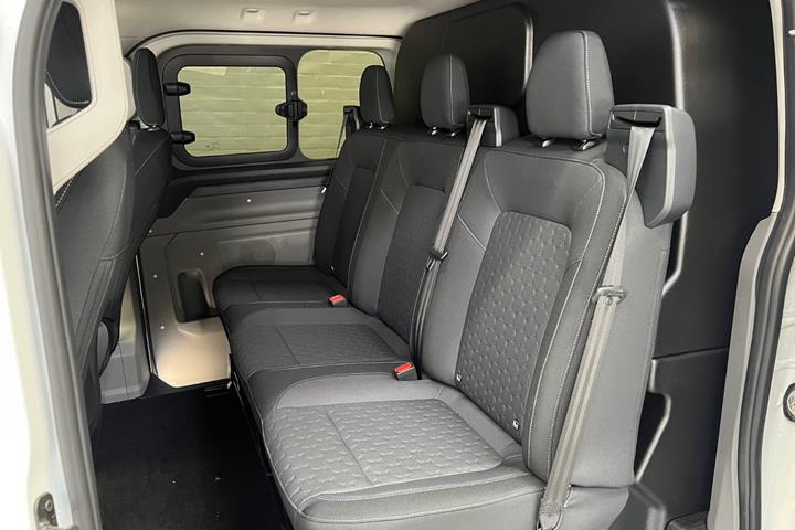 Hvid Ford E-Transit Custom 320 L1 fra 2026