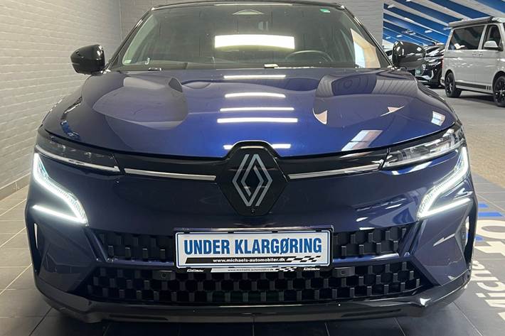 Blå Renault Megane E-Tech fra 2024
