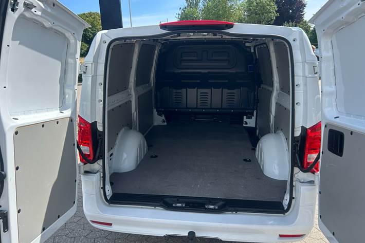 undefined Mercedes Vito 114 fra 2024