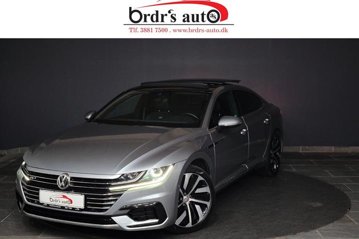 Grå VW Arteon fra 2018 set udefra
