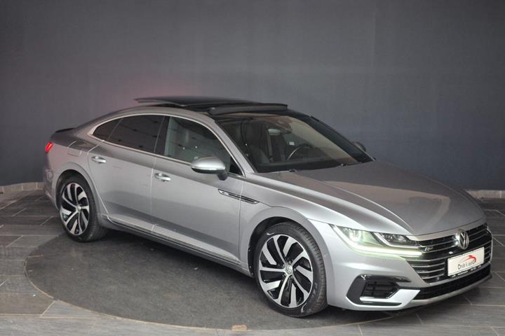 Grå VW Arteon fra 2018