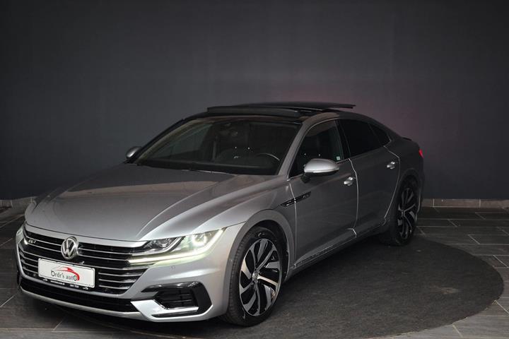 Grå VW Arteon fra 2018