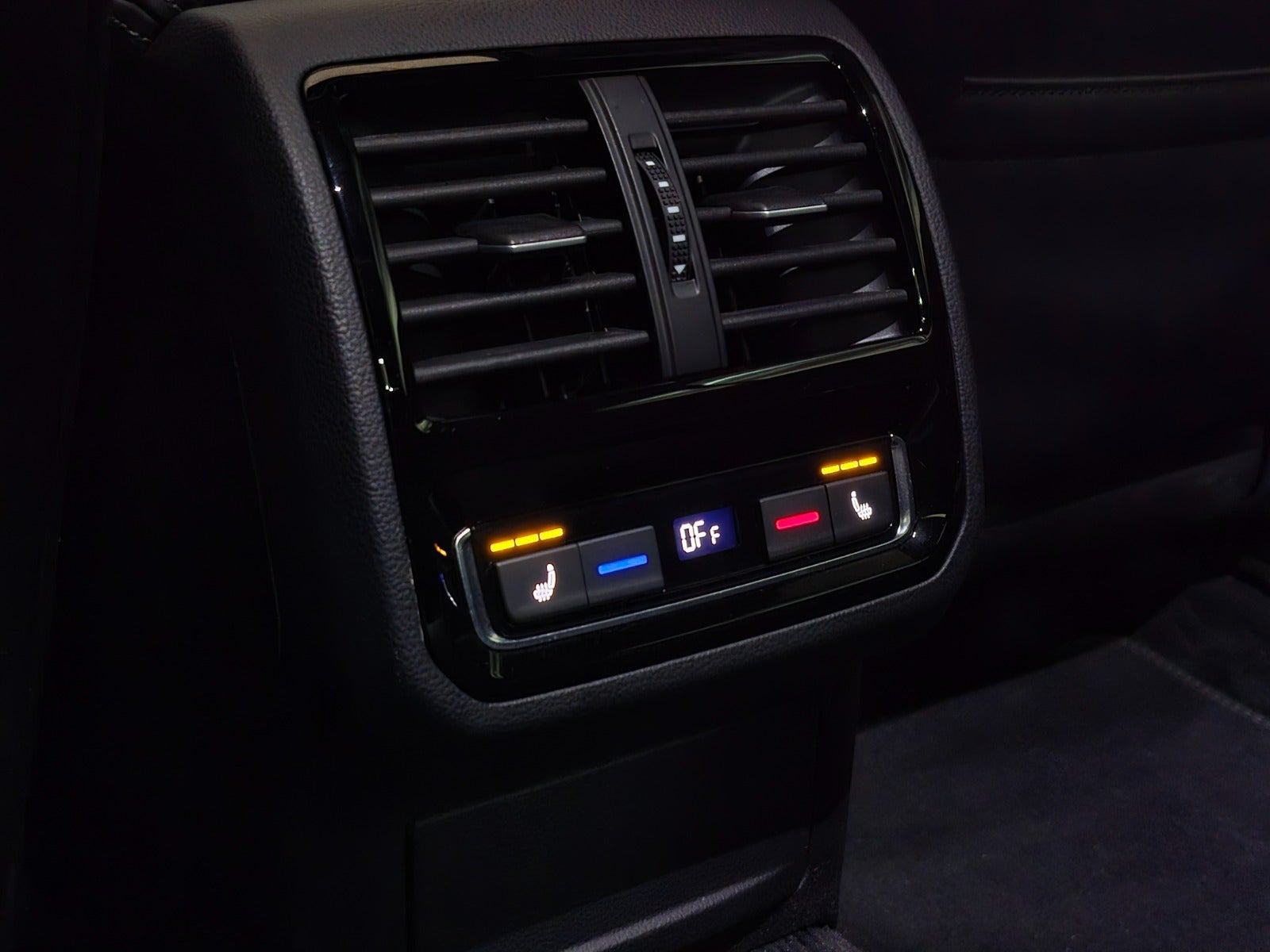 Grå VW Arteon fra 2018