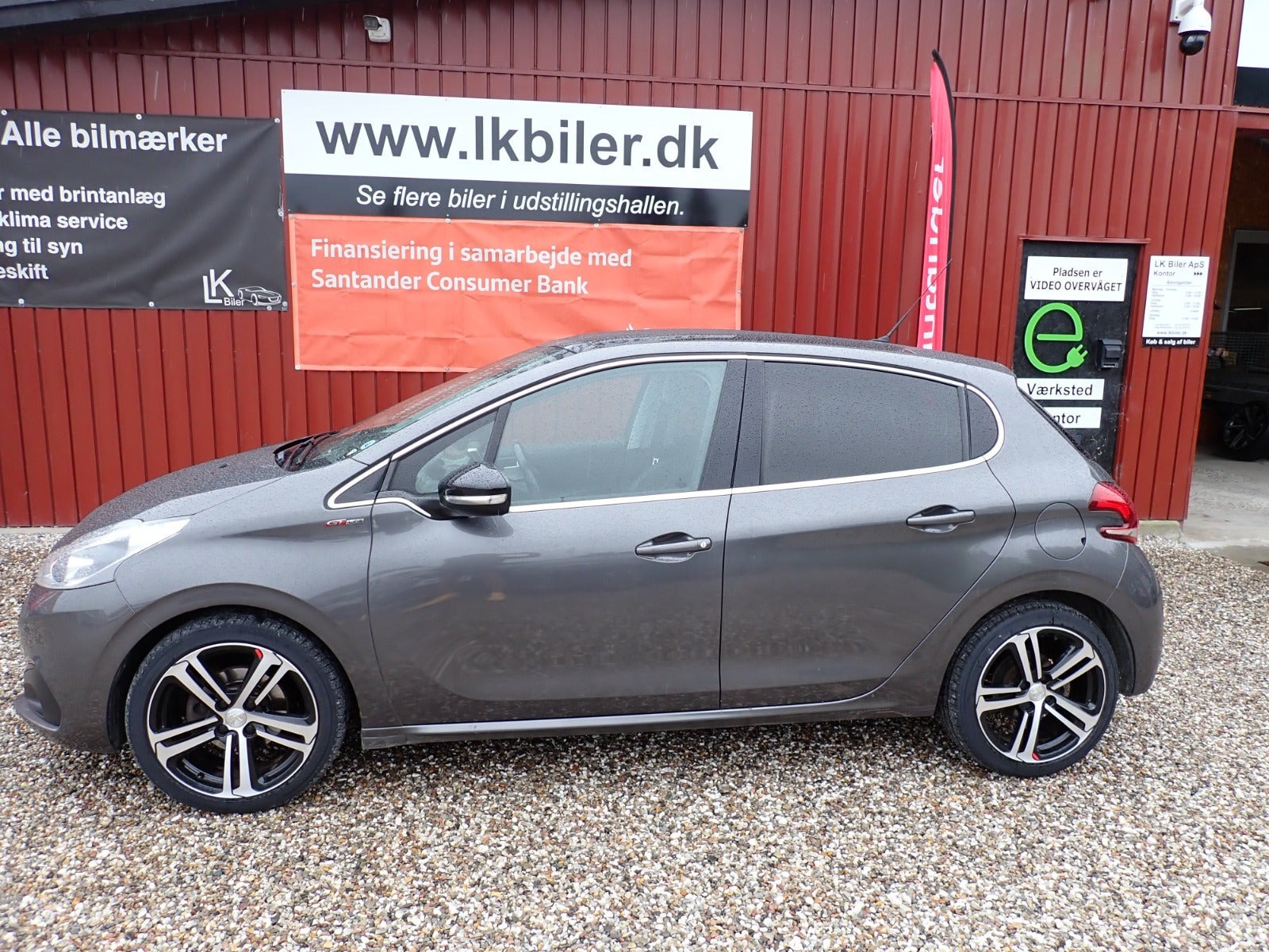 Grå Peugeot 208 fra 2018