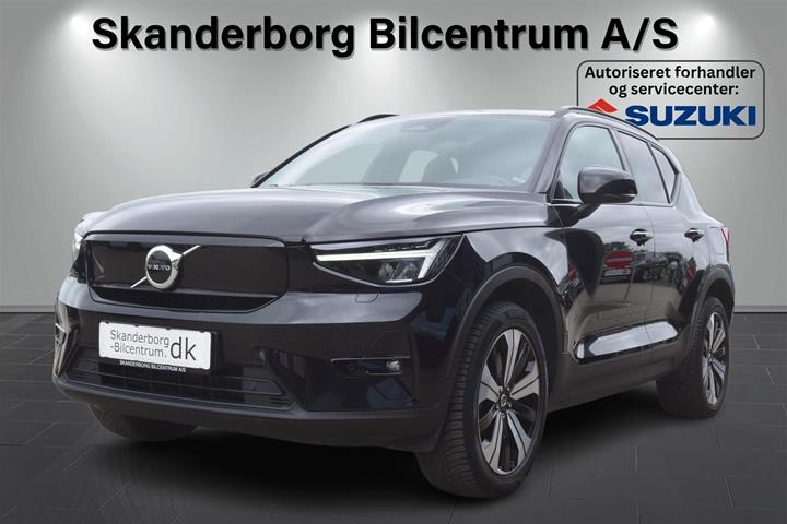 Sort Volvo XC40 fra 2023 set udefra