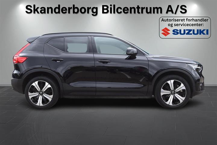 Sort Volvo XC40 fra 2023