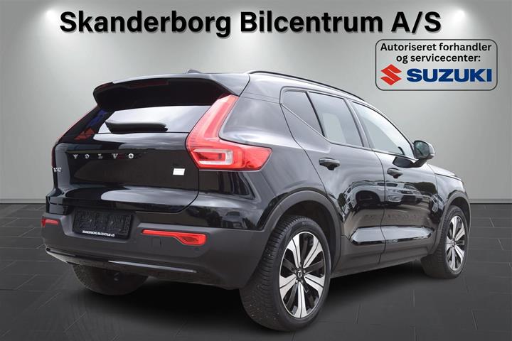 Sort Volvo XC40 fra 2023