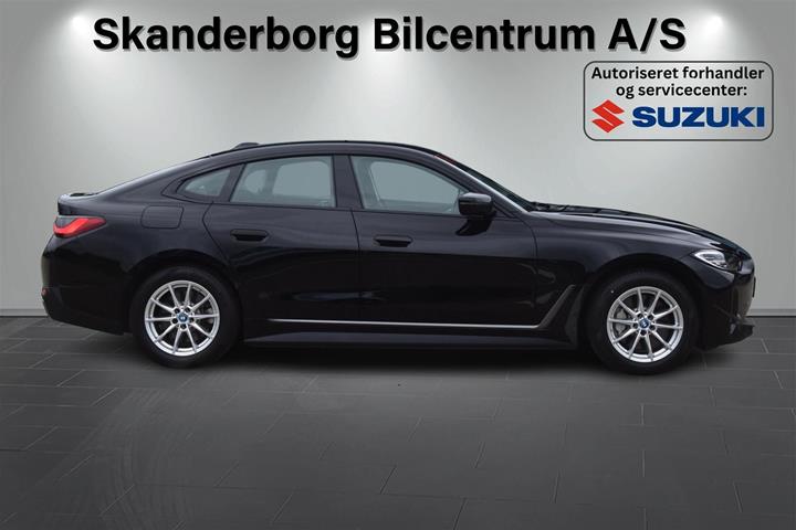 Sort BMW i4 fra 2023