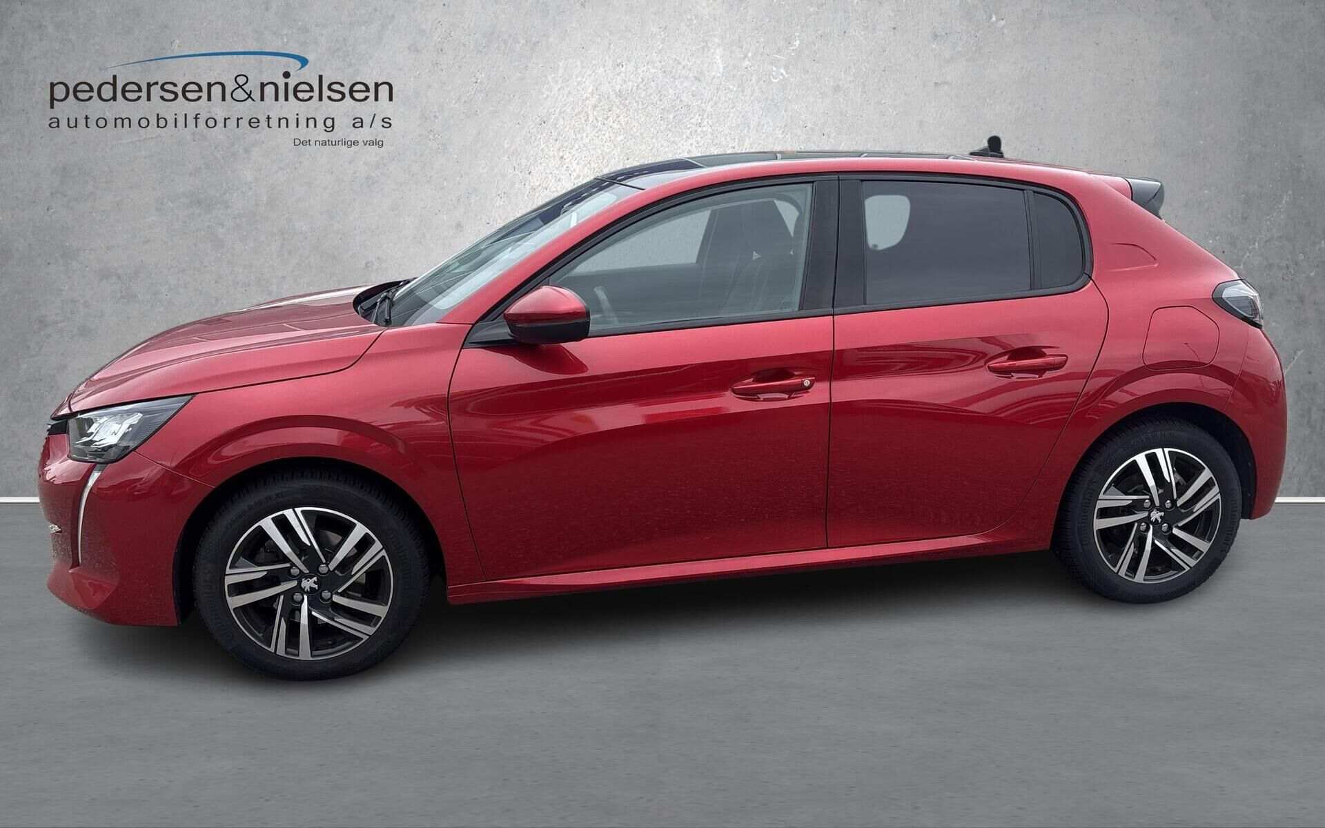 Rød Peugeot 208 fra 2020