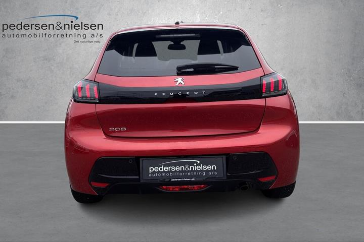 Rød Peugeot 208 fra 2020