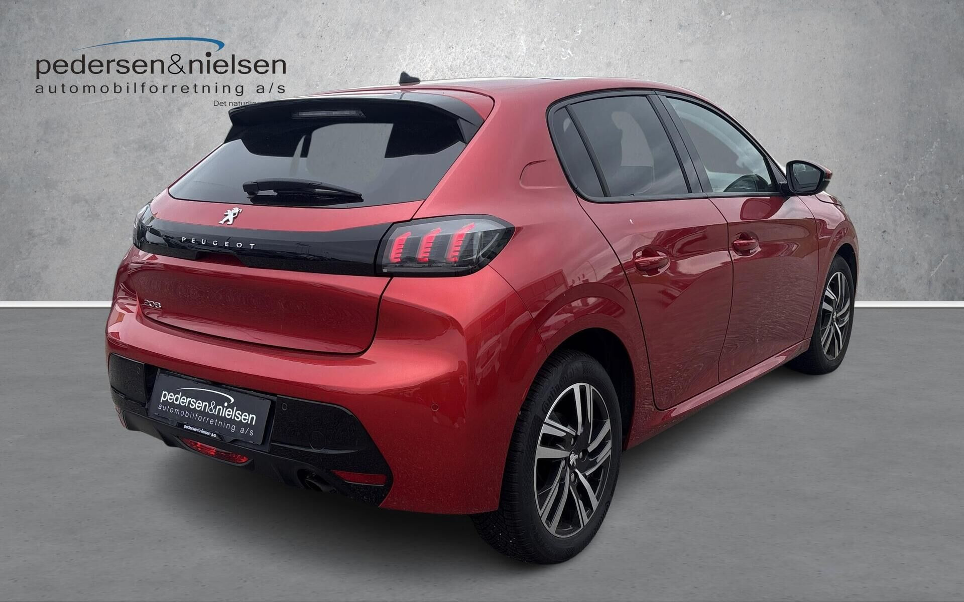 Rød Peugeot 208 fra 2020